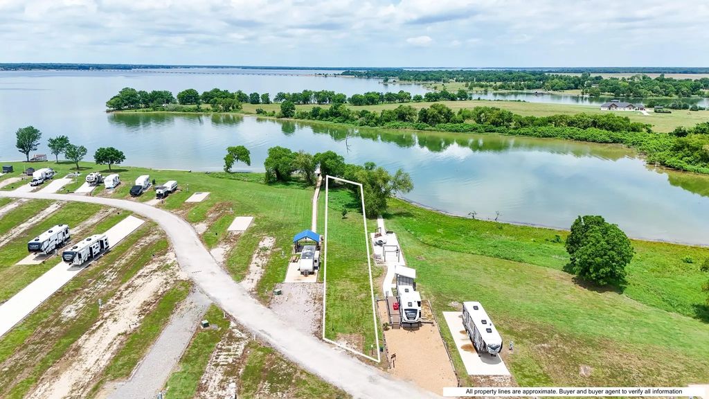 5096 Waterfront Road, Kerens