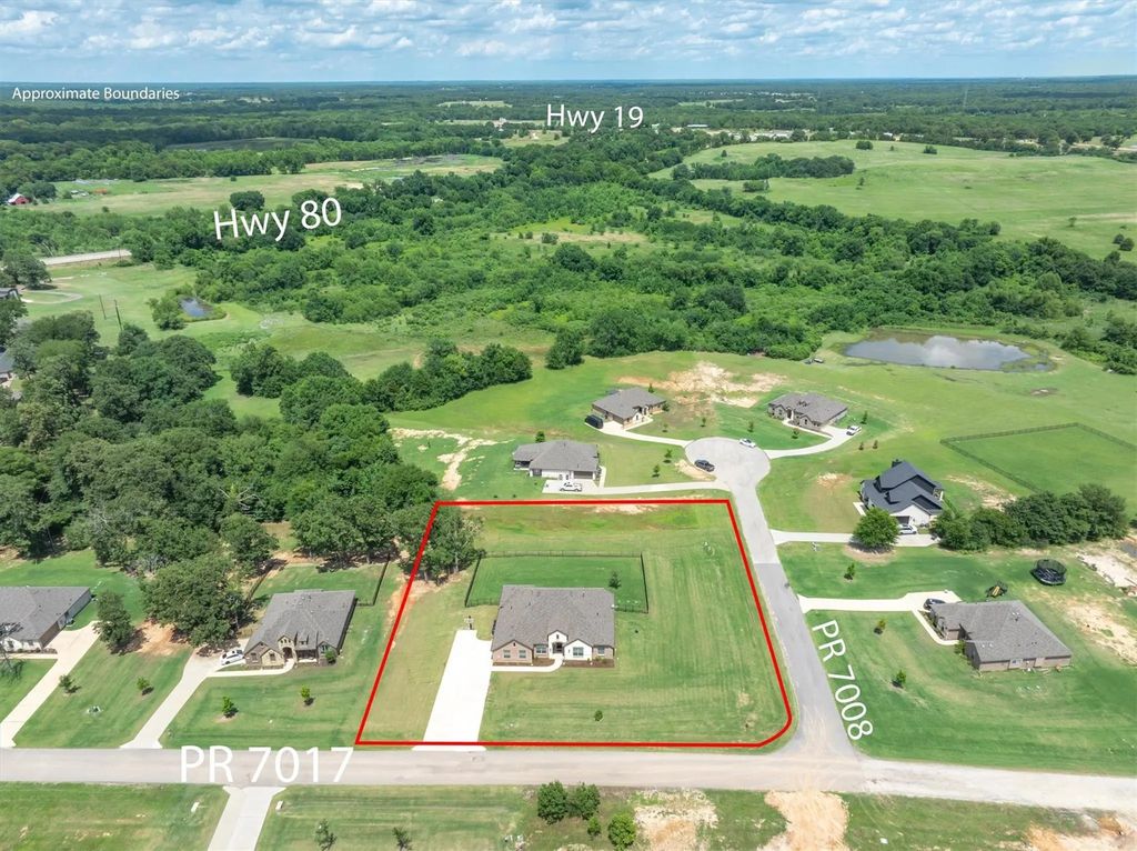 425 Private Road 7017, Edgewood