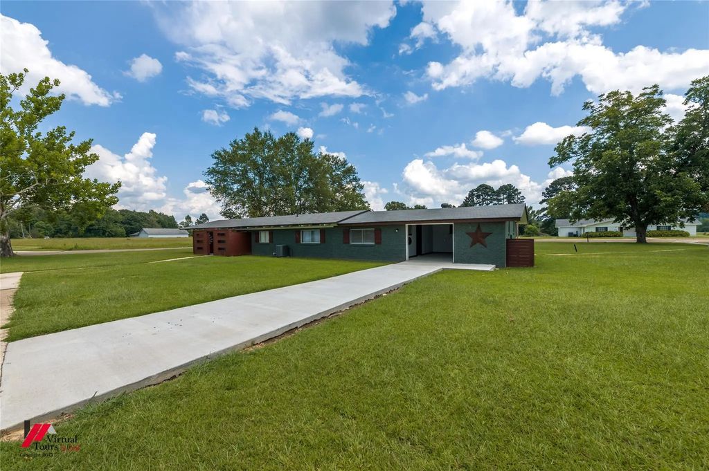 300 S Main Street, Springhill