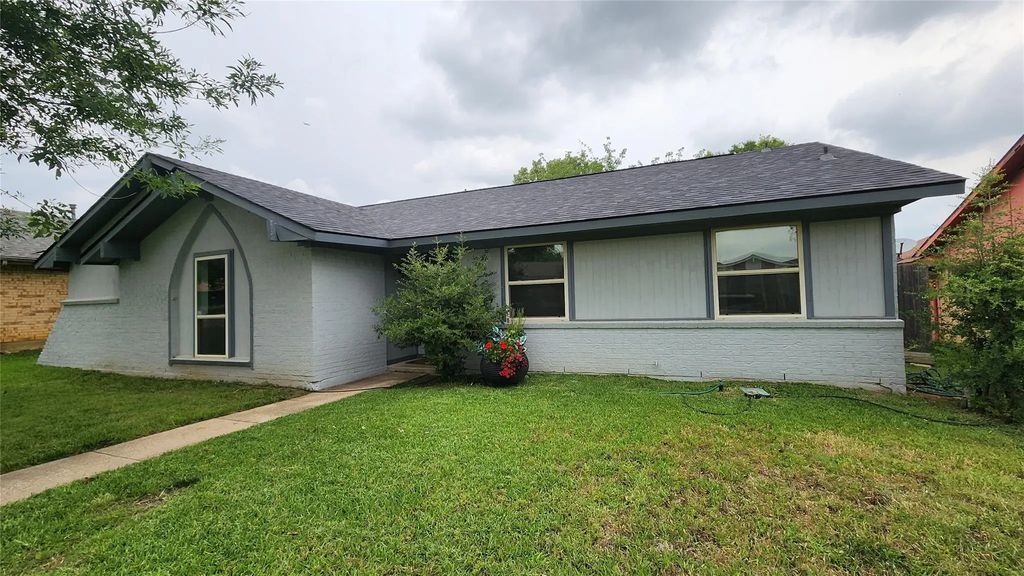 1619 Glenhill Lane, Lewisville