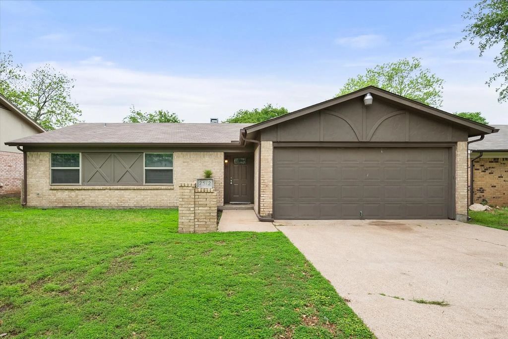 2512 Colleen Drive, Arlington
