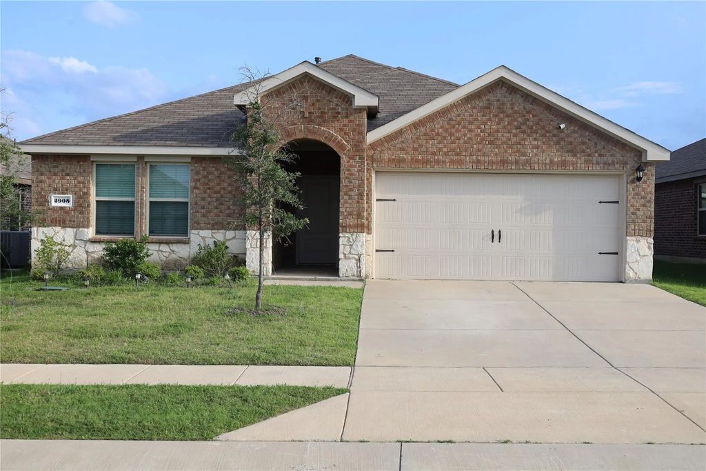 2908 Roper Street, Royse City