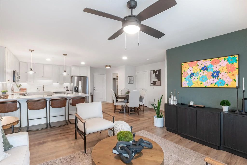 8381 Davis Boulevard 306, North Richland Hills