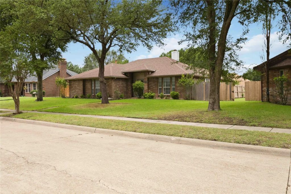 1403 Baker, Cedar Hill