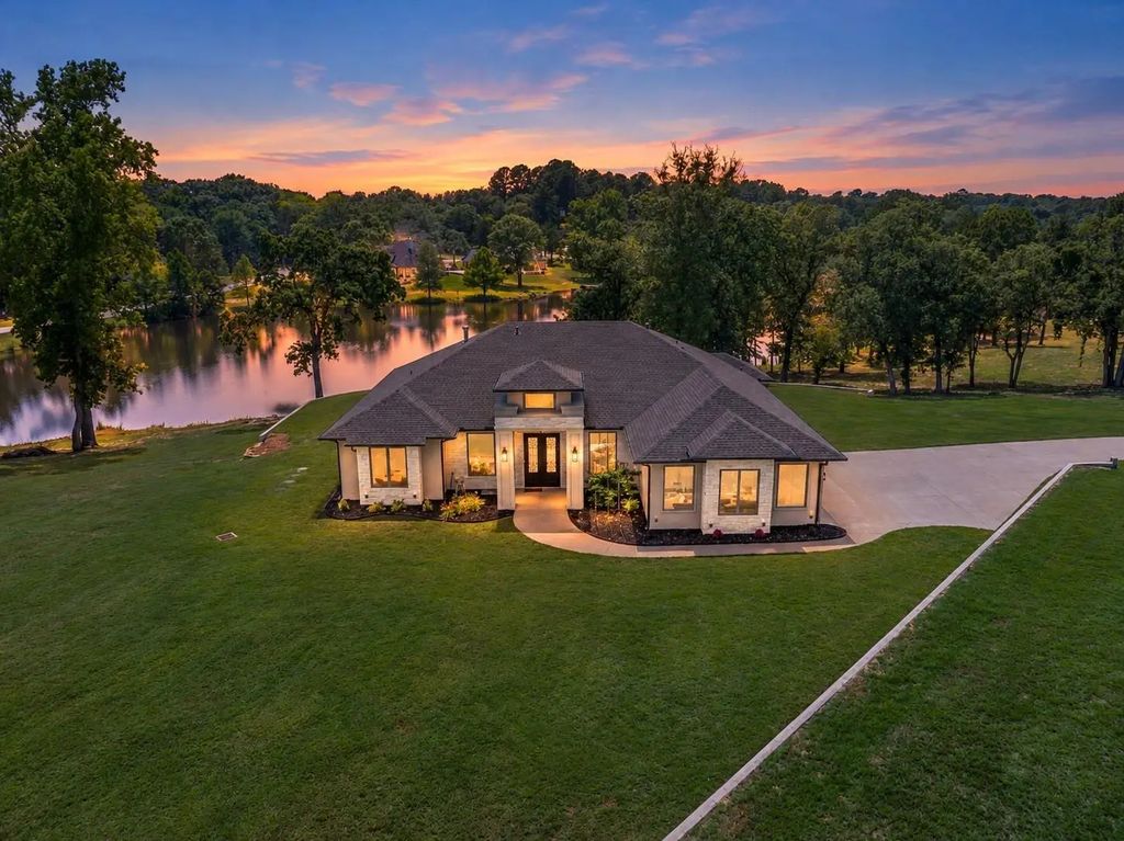 147 County Road 2309, Mineola