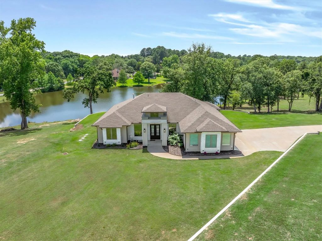 147 County Road 2309, Mineola