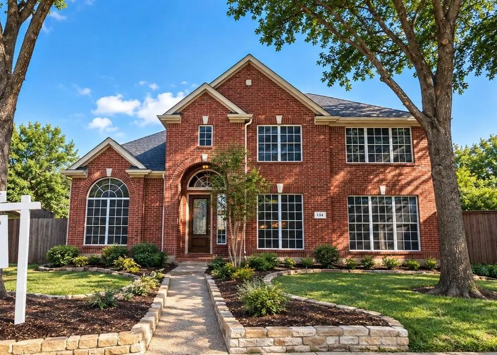 134 Castlebury Court, Coppell
