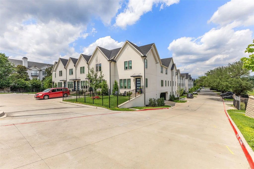 7207 Gaston Avenue 1303, Dallas