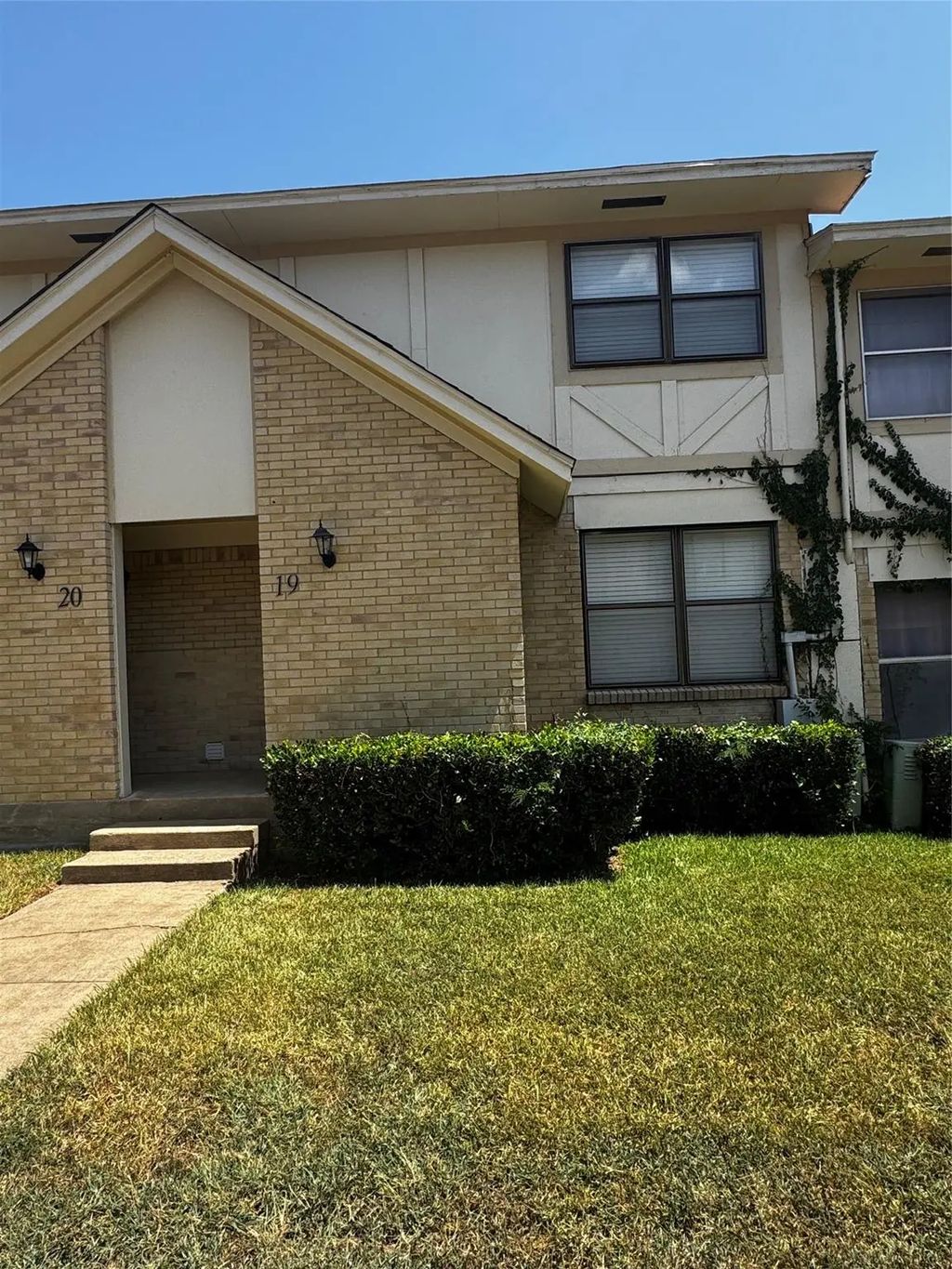 1905 W Morton Street 19, Denison