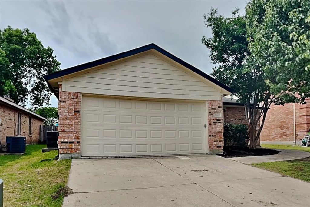 10469 Winding Passage Way, Fort Worth