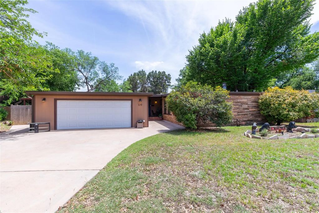 109 Circle Of Holly, Abilene
