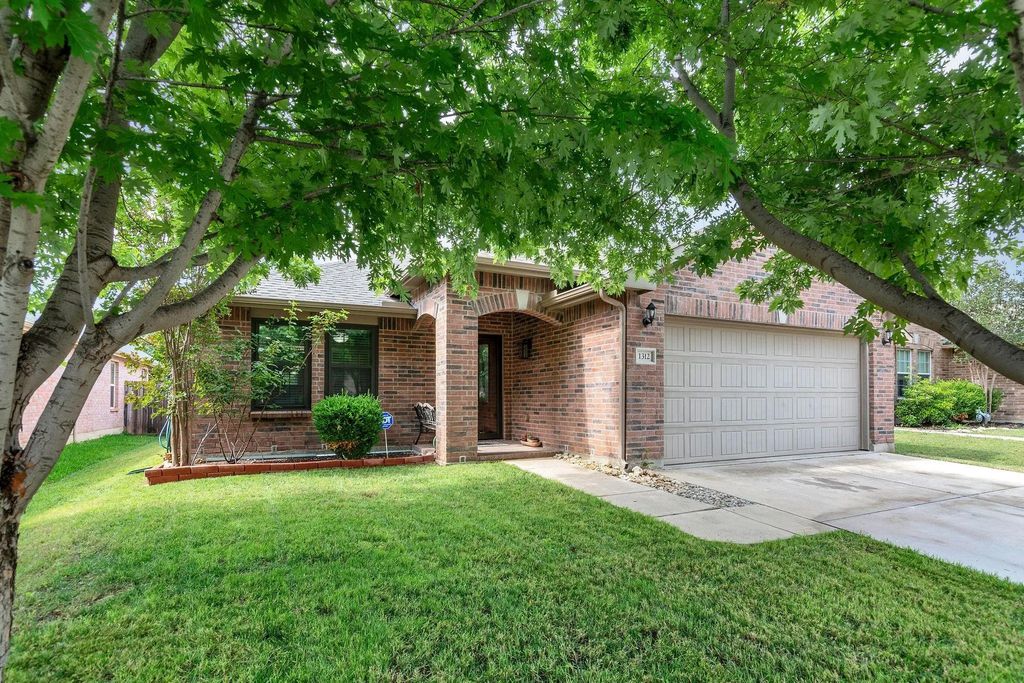 1312 Elkford Lane, Fort Worth