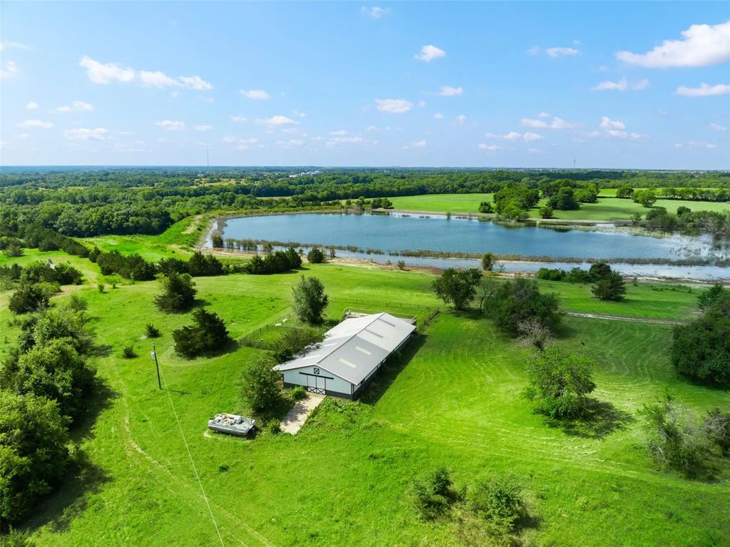 318 Cold Springs Road, Van Alstyne