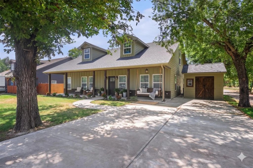 290 E Aurora Street, Rhome