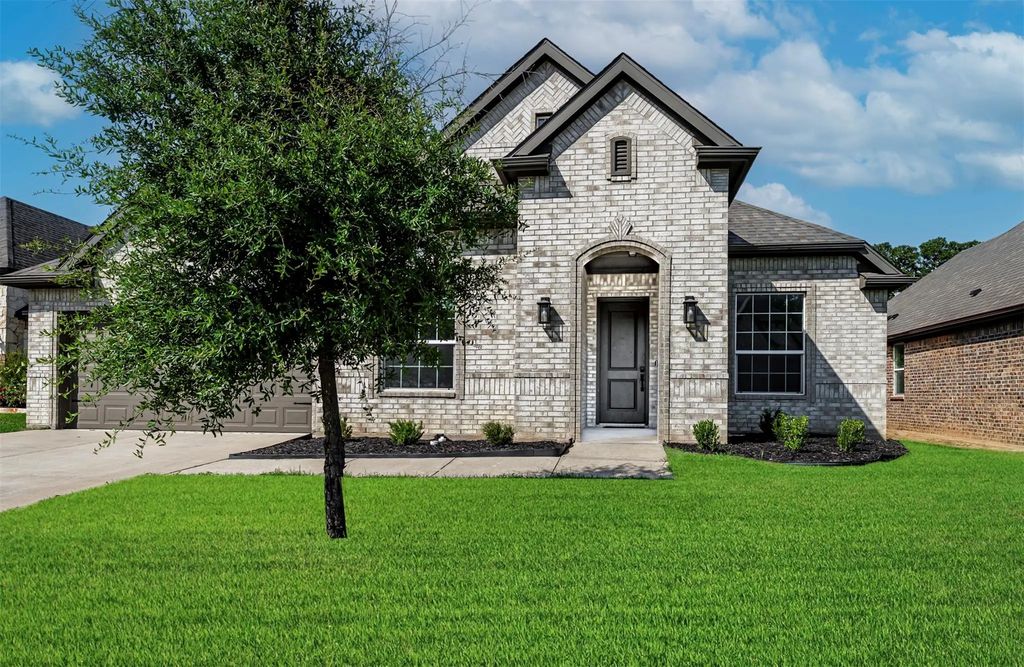 1068 Wildwood Drive, Joshua