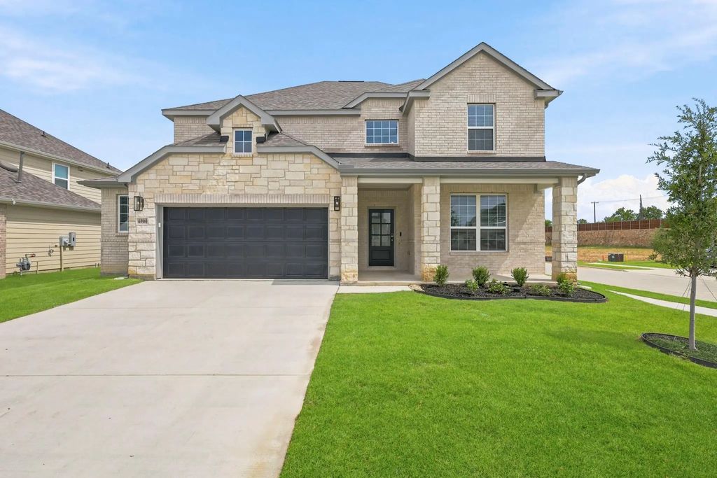 6900 Night Owl Lane, Fort Worth
