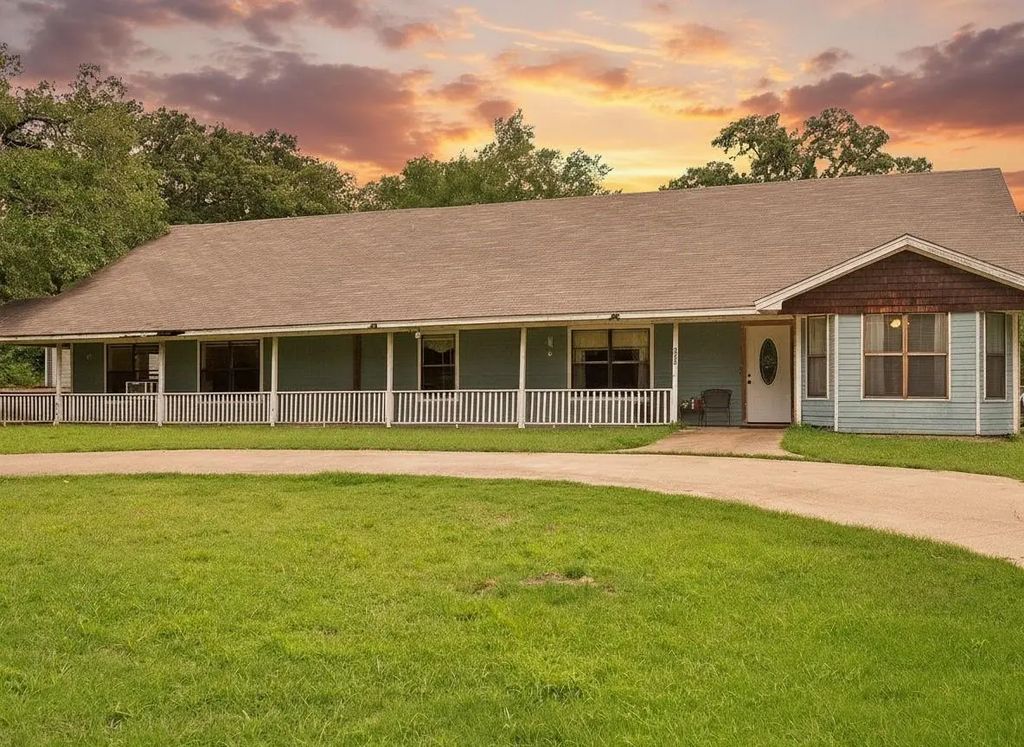 250 County Road 0017, Corsicana