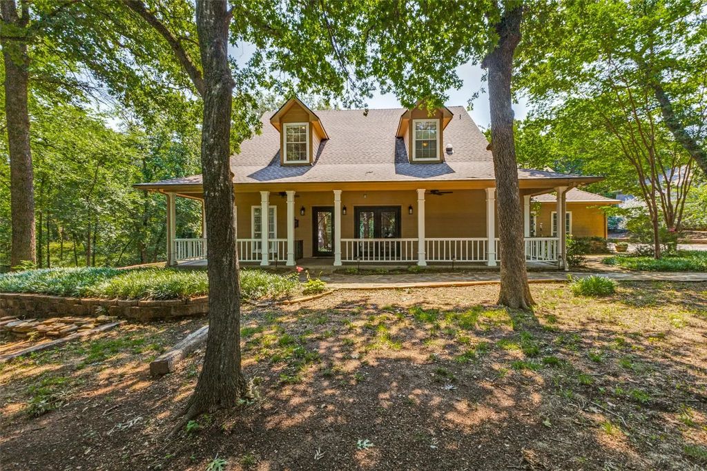 290 Aqua Marine Drive, Oak Point