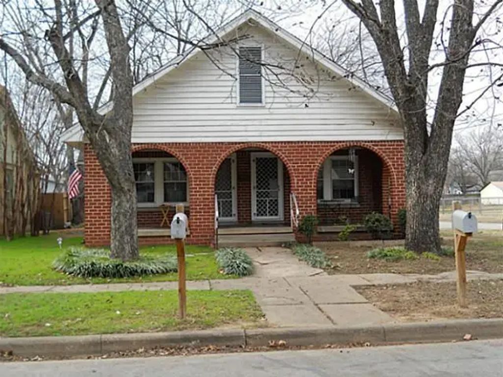 743 N Buffalo Avenue, Cleburne