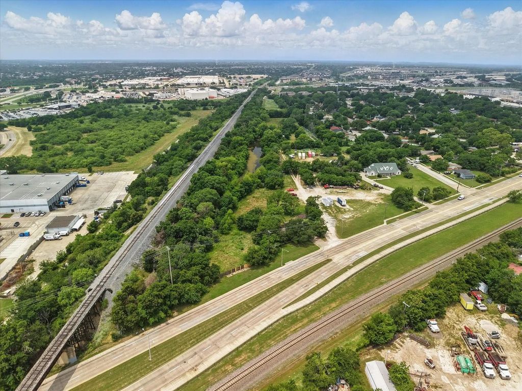 1205 N Mill Street, Lewisville