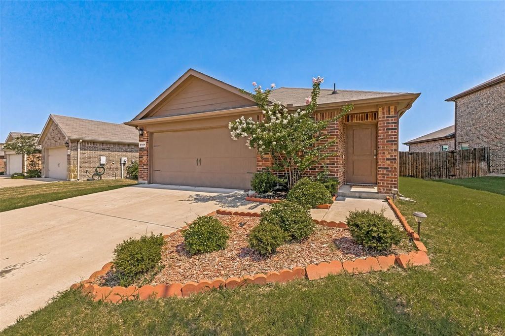 2425 Russell Street, Crandall