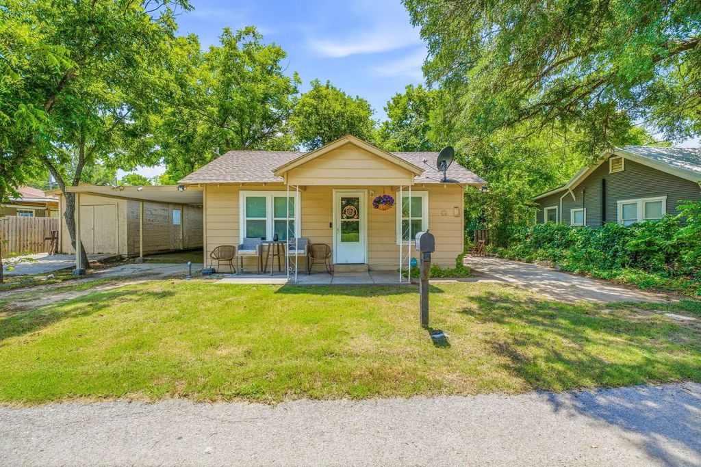 328 S Race Street, Stephenville