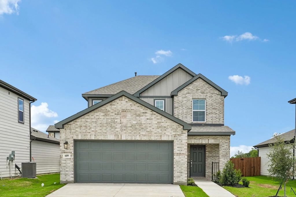 609 Teardrop Court, Royse City