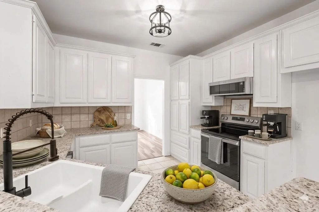 2107 Rivercrest Circle, Denison