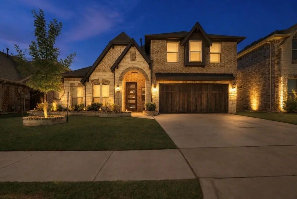 505 Livia Street, Burleson