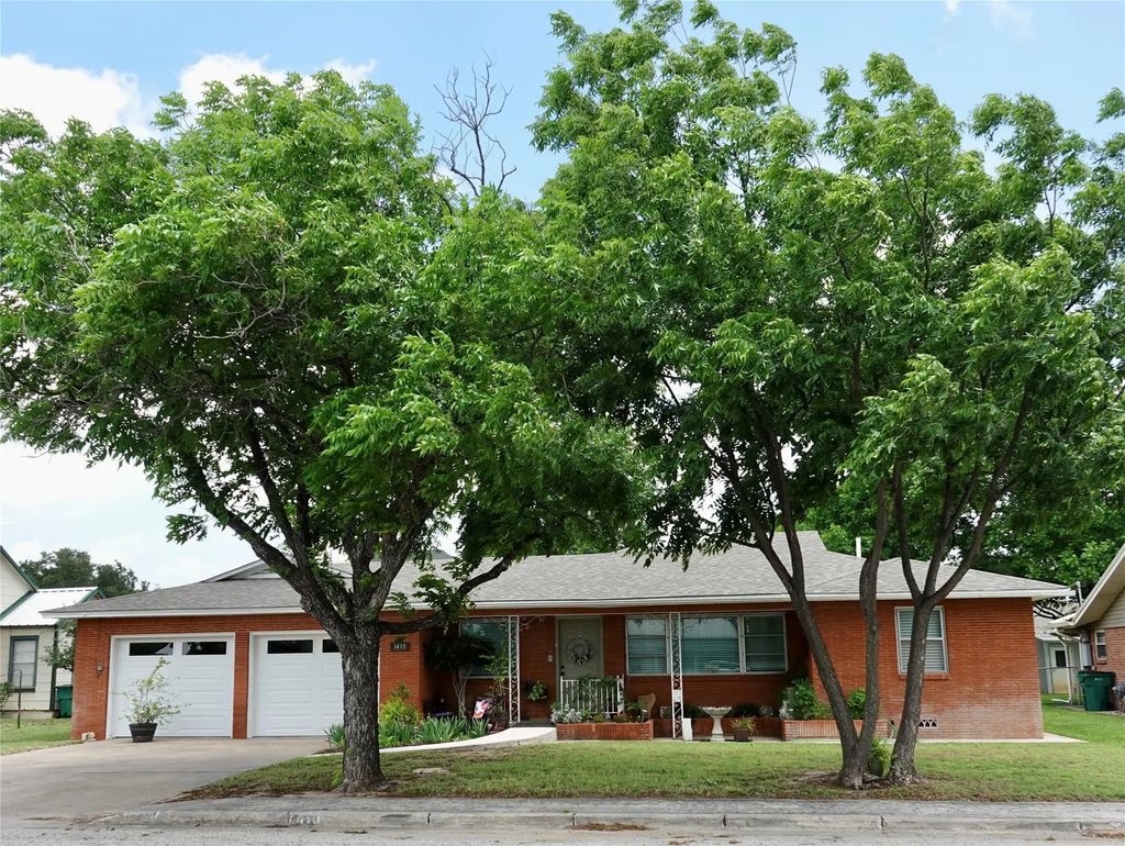 1410 Reynolds Street, Goldthwaite