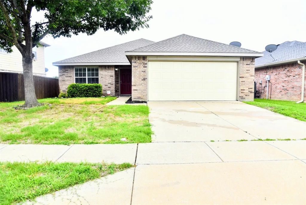 5760 Mountain Stream Trail, Fort Worth