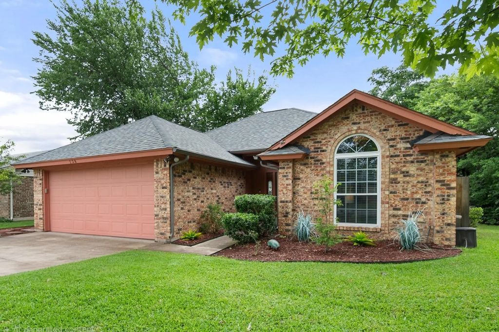 728 Saddle Road, White Settlement