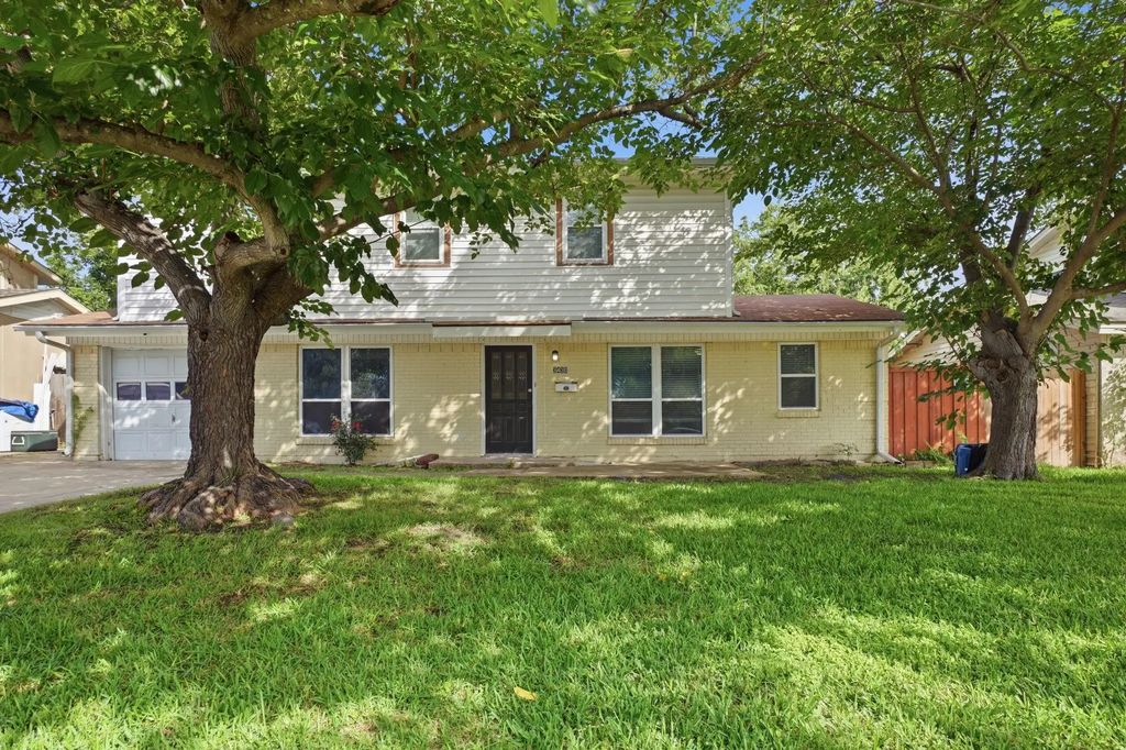 2430 Mark Drive, Mesquite