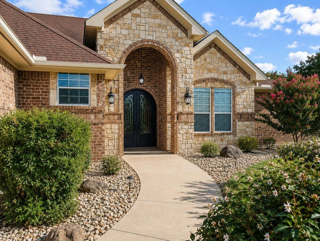 16900 County Road 706, Leonard