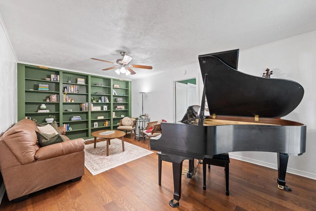 602 Harrisdale Avenue, River Oaks