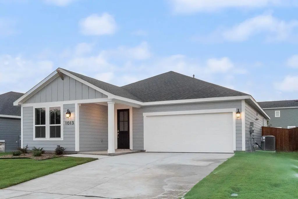 1013 Canoe Way, Crowley