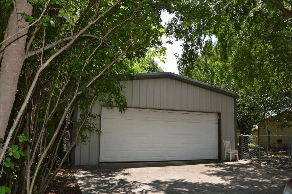 3915 Wellington Street, Greenville