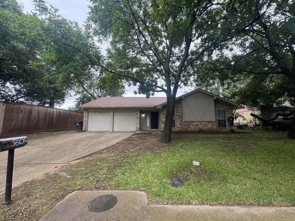 5604 Fireside Drive, Arlington