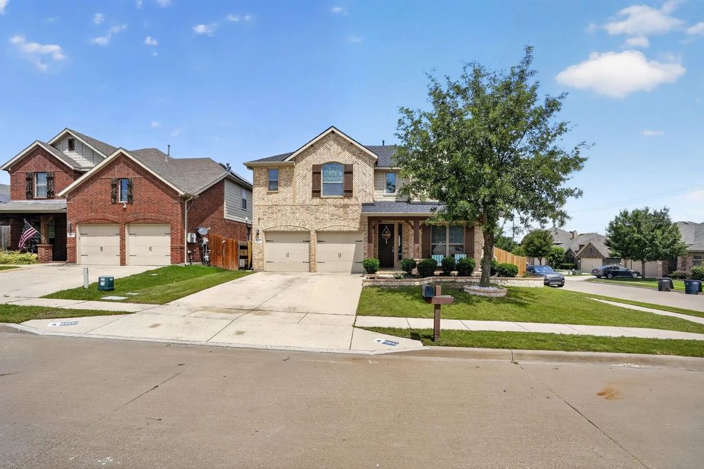 5900 Paddlefish Drive, Fort Worth