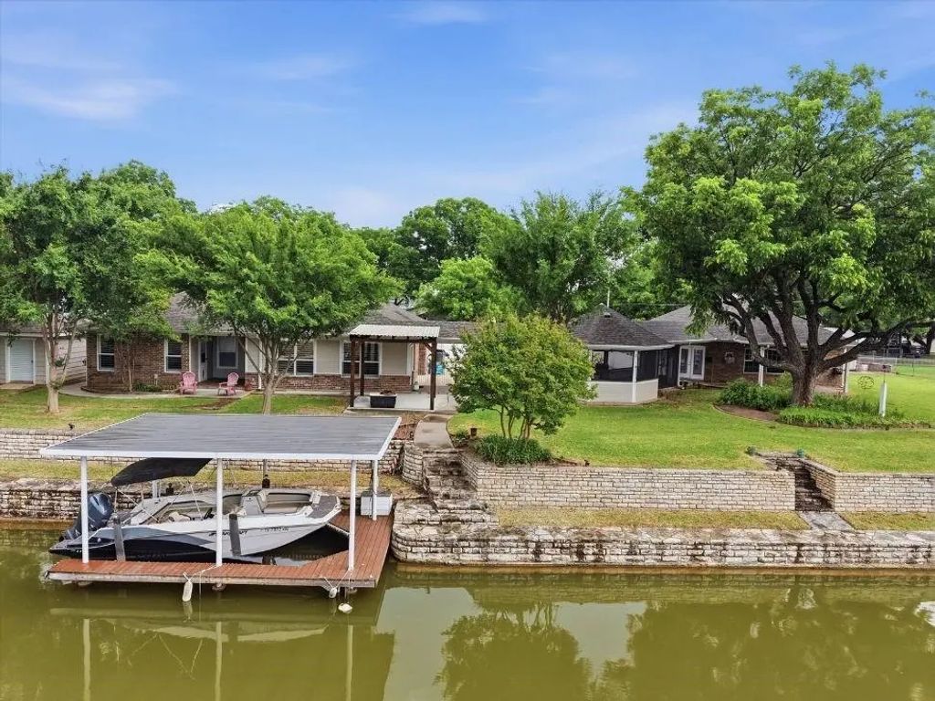 412 Mercury Court, Granbury