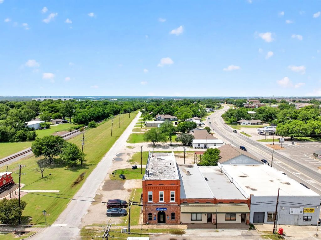 201 N Bois D Arc Street, Forney