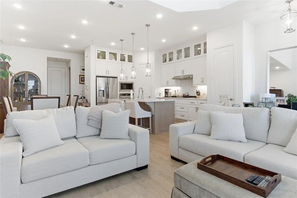 13817 Makers Way, Fort Worth