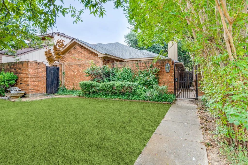 10316 Ridge Oak Street, Dallas
