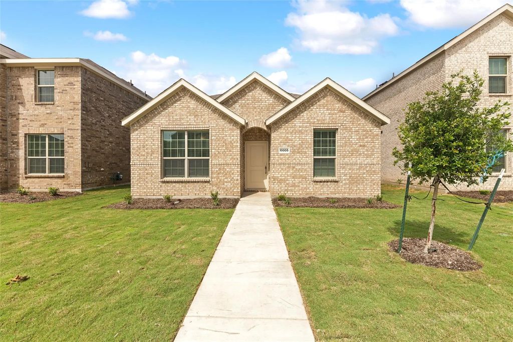 2833 Serenity Grove Lane, Fort Worth