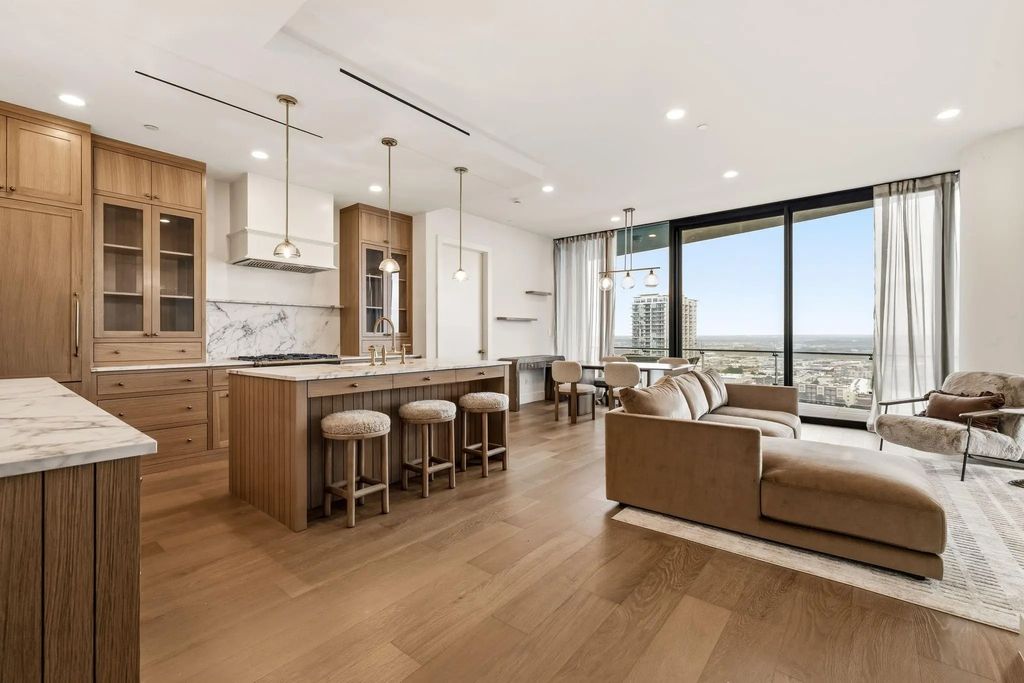 3130 N Harwood Street 1702, Dallas