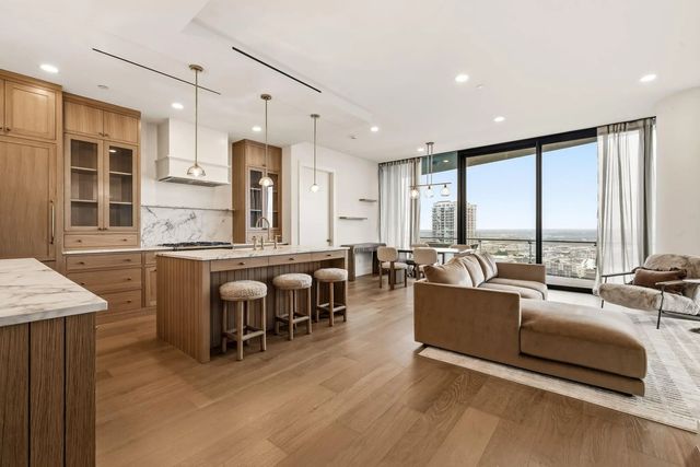 3130 N Harwood Street 1702, Dallas