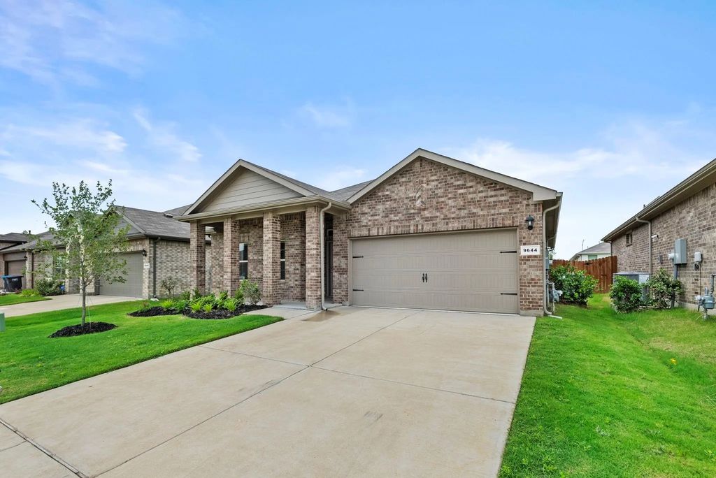 9644 Brickridge Lane, Fort Worth
