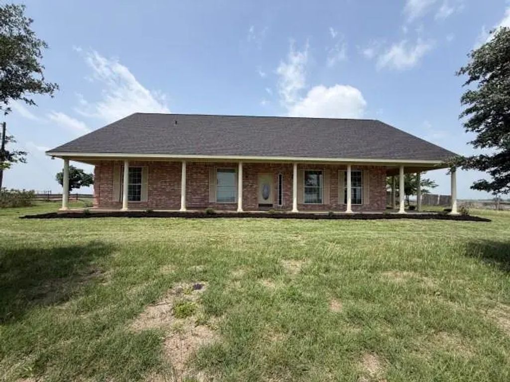 9652 County Road 4360, Frost