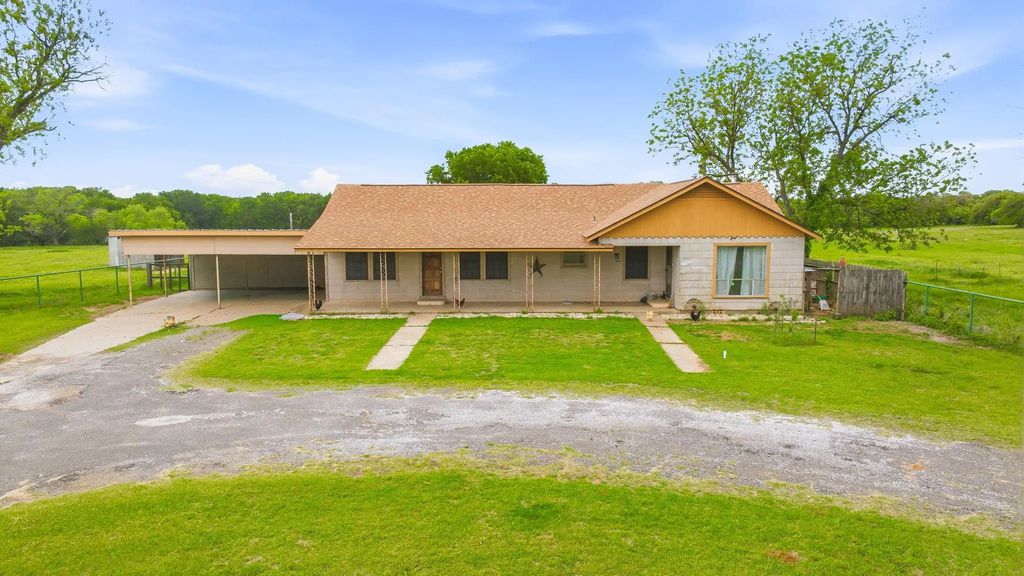7450 E Highway 6 3, De Leon