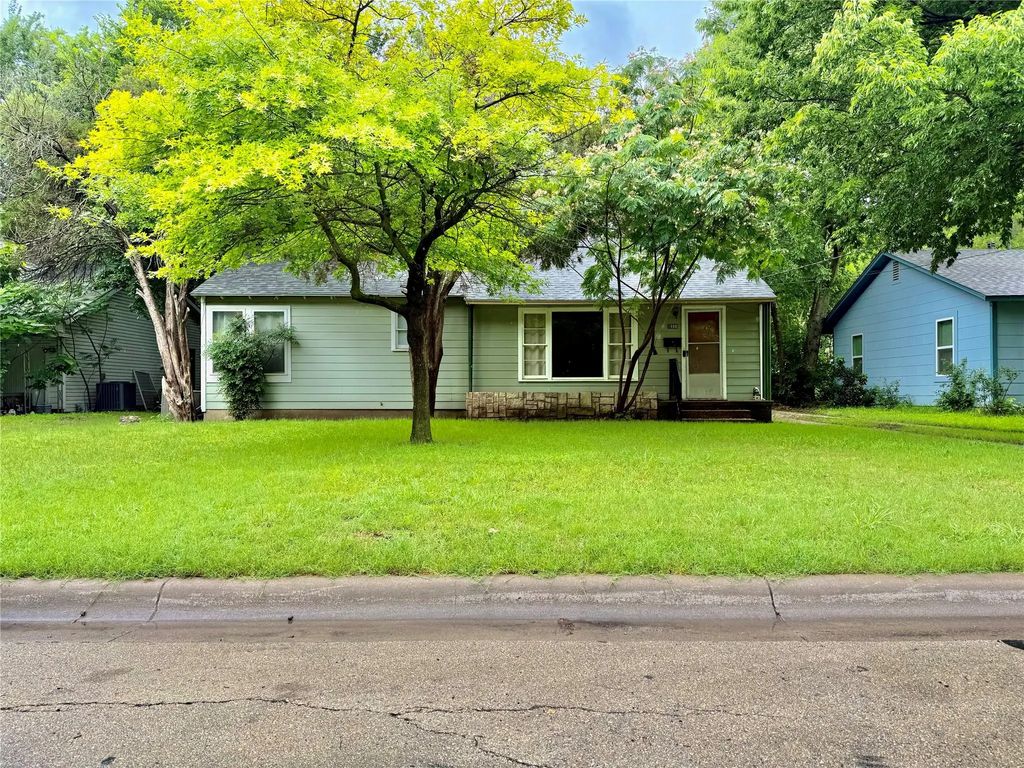 1009 Denton Street, Denton